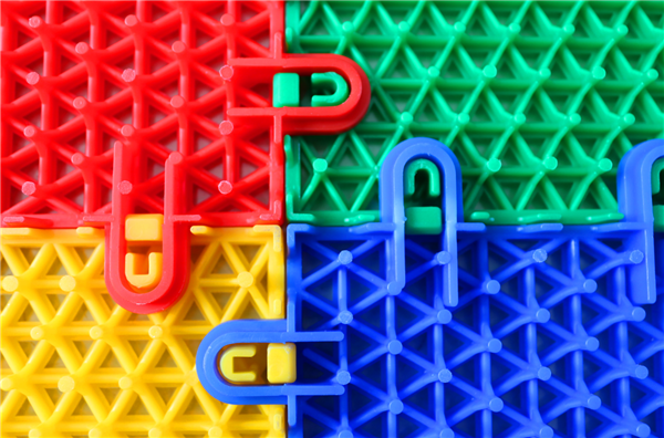 鑒別懸浮拼裝地板質(zhì)量的好壞 仲達(dá)有訣竅！