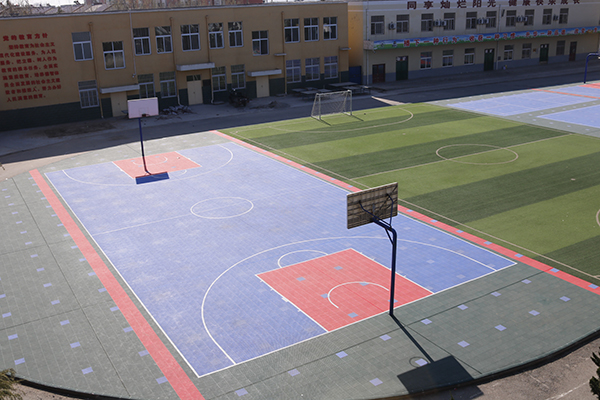 懸浮拼裝地板為什么適合在室外使用？