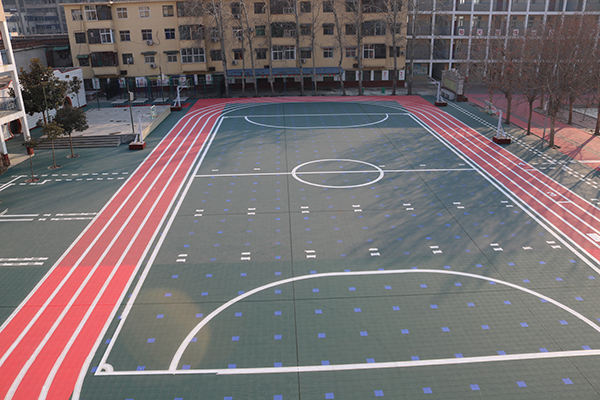 籃球場懸浮地板對鞋的磨損很大嗎？