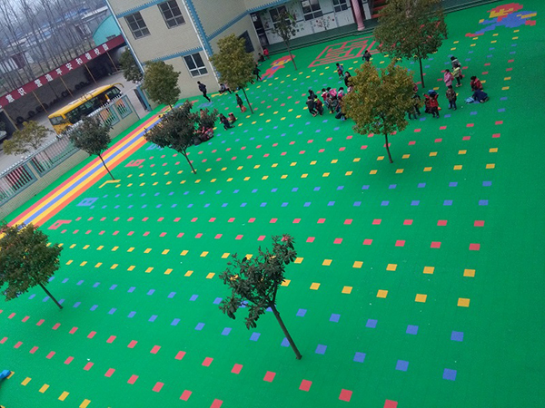 懸浮拼裝地板有什么優(yōu)勢(shì)？